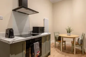 Cosy Callander One Bed Apartment Wood Burner and Free Parking - Image 4