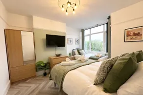 Halton House Runcorn By Smart Corporate Stays - Image 3