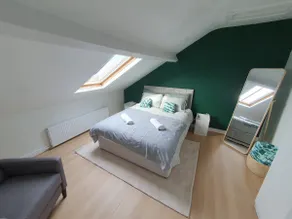 Cosy Buxton Escape - 3 Bedroom Modern Home - Image 2