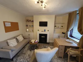 Cosy Buxton Escape - 3 Bedroom Modern Home - Image 3