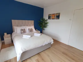 Cosy Buxton Escape - 3 Bedroom Modern Home - Image 2