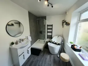Cosy Buxton Escape - 3 Bedroom Modern Home - Image 4