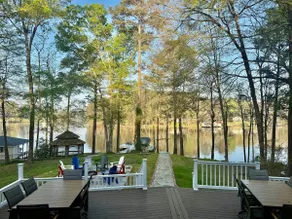 Lakeside Lodge: Hot Tub, Fire Pit & Pet | Slps 12 - Image 4