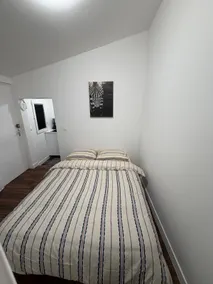Cozy Small Paris Studio – Near Metro | 1–2 Guests - Image 3
