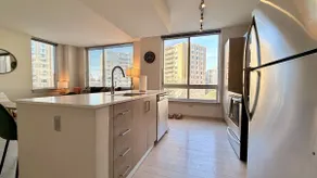 Modern Comfortable 2BR King Bed Near DC/Mall/Metro - Image 2