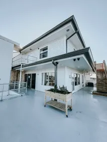Waterfront Apartment - Image 3
