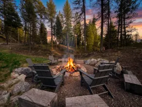 New! Spacious Lodge | 3 Kings | Hot Tub & Fire Pit - Image 4