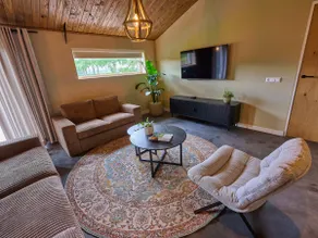 Rural bungalow with wide views - Image 4