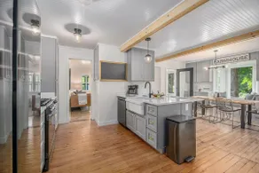 Farmhouse: Walloon Lake Getaway walk to Beach - Image 5