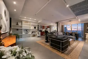 Grand Loft 30 Langsuan | 150SQM Design Residence - Image 2