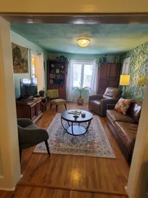 Charming Retreat in Town - Image 2