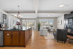 Canal-view home, pool table, theatre seats, office - Image 2