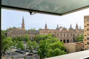 Views of Plaza de España and Free Parking - Image 1