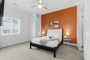 Luxury Lil' Italy 2BR, Sleeps 6 Free, Parking Gym - Image 2