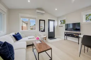 Midtown Suite Escape | Central, New Guest House - Image 2