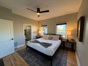 Modern, Three-Bedroom House! 5 min from Downtown! - Image 4