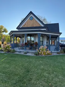 Romantic Victorian Retreat Walkable, Luxe Stay - Image 5