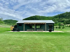 The Lodge Modern Cabin w/ Hot Tub Hiking Camping - Image 2