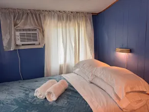 The Lakeside Retreat - Image 2