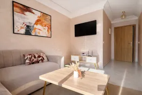 5 min to Anza Beach Modern Condo AC Parking - Image 2