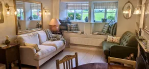 Green Hideaway | Bibury | Walk to Arlington Row - Image 2