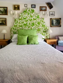 Green Hideaway | Bibury | Walk to Arlington Row - Image 3