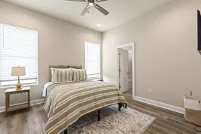 Sunny Home with Private Balcony 129S - Image 4