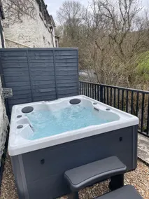 Cosy River Cottage in Brecon Hot Tub Fireplace - Image 3