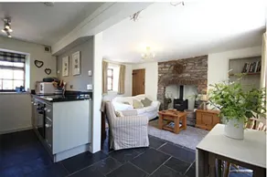 Cosy River Cottage in Brecon Hot Tub Fireplace - Image 5