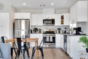 Memorable 3BR/2.5BTH w/ Rooftop by DTLA/Rose Bowl - Image 2