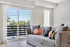 Memorable 3BR/2.5BTH w/ Rooftop by DTLA/Rose Bowl - Image 3