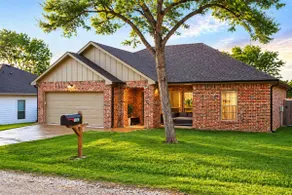 Perfect Summer Getaway Near Lake - Image 2