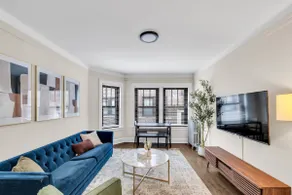 Beautifully Remodeled 2B in Historic Hyde Park - Image 2