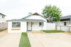 Spacious 2 Bed Home - King Bed - Image 2