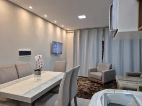 Cozy townhouse • en-suite bathroom with bathtub - Image 2