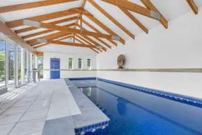 House & Garden with Indoor Heated Pool near Beach - Image 4