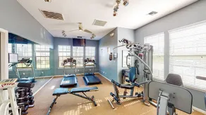 Peaceful Apartment with Pool and Gym - Image 2