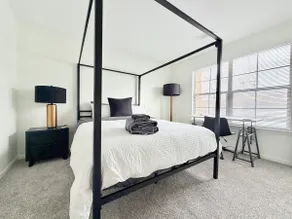 Peaceful Apartment with Pool and Gym - Image 3