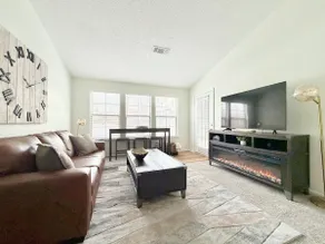 Peaceful Apartment with Pool and Gym - Image 2
