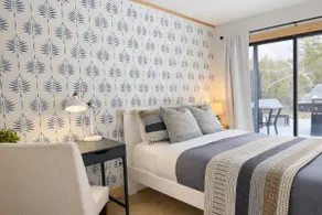 Storybook setting, cozy retreat - Image 2