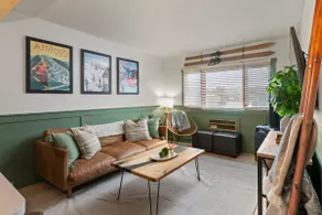 Storybook setting, cozy retreat - Image 4