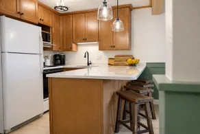 Storybook setting, cozy retreat - Image 3
