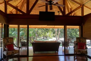 Casa E Campo – Private Bungalow with Jacuzzi - Image 4