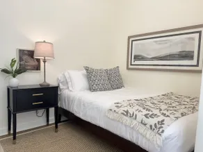Worker's Paradise! Quiet-Gym- Watch Tv In Bed - Image 2
