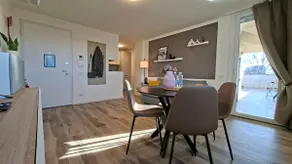 Bright apartment with terrace and free parking - Image 4