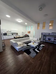 Urban loft with gallery & XXL sofa bed - Image 4