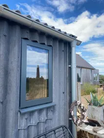 The Bunker, a corrugated clad cabin in Dungeness - Image 2