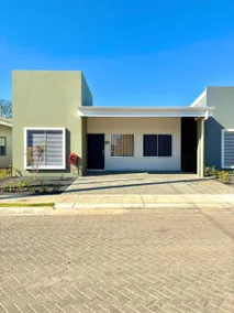 New house with pool in condominium, pet-friendly - Image 2