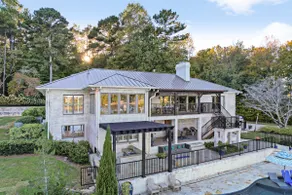 Private 7BR Lakehouse Estate Pool Hottub 13 Beds - Image 5