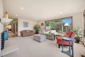 Oregon Wine Country Hillside Retreat - Image 3